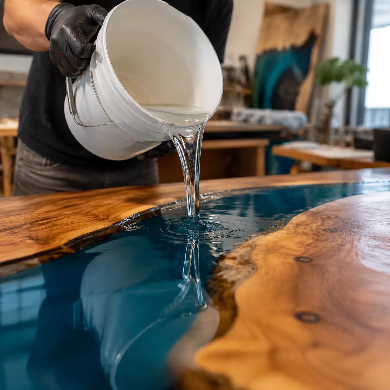 Deep_pour_epoxy_for_river_tables_Crystal_clear_cas